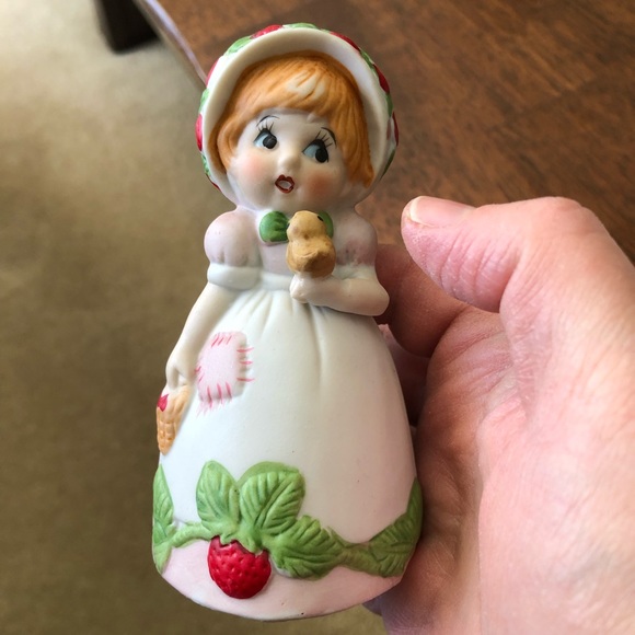 Vintage Jansco strawberry patches girl bell with bird and bunny - Picture 6 of 10